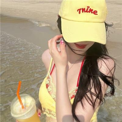 海洋魔镜海报