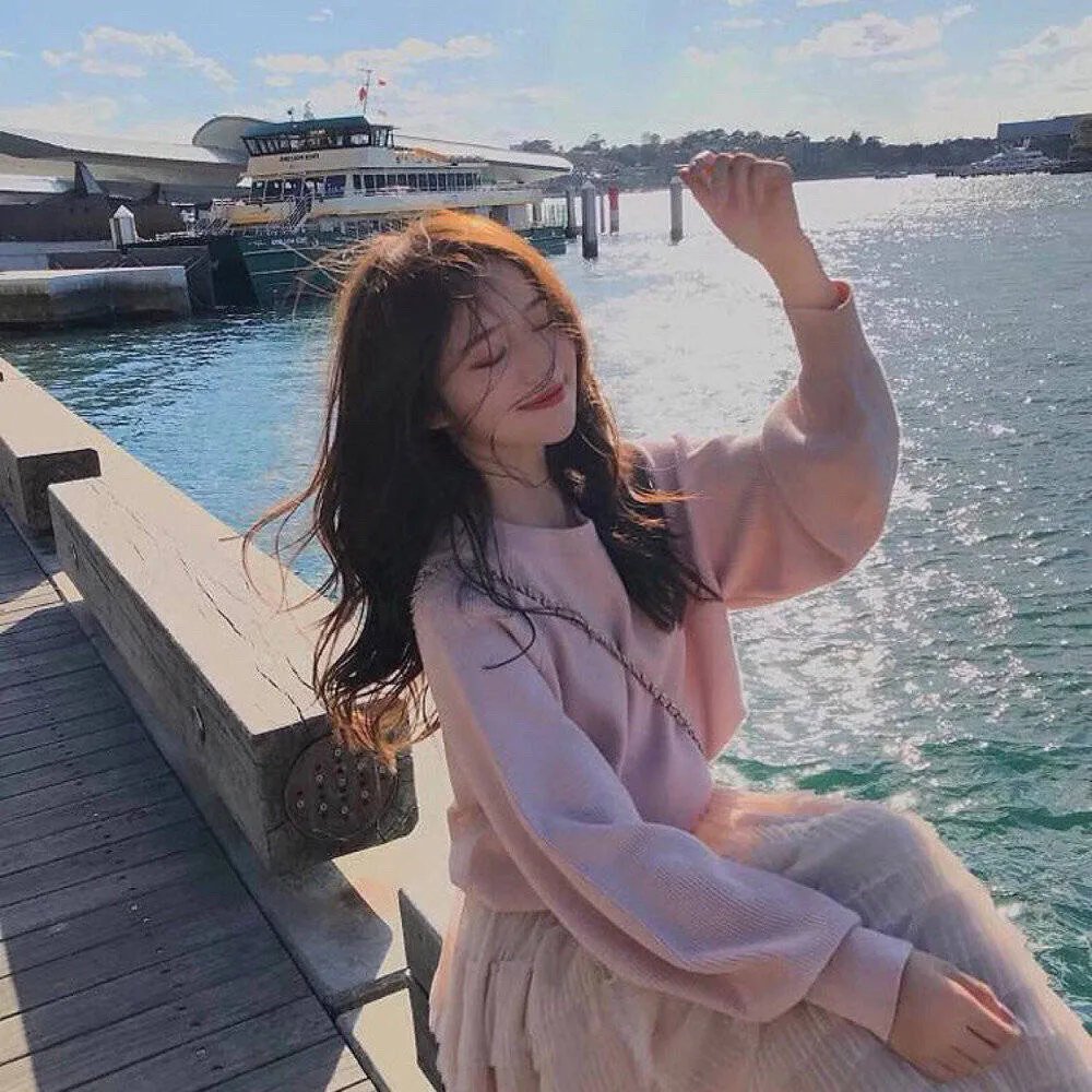 骄阳逼近海报